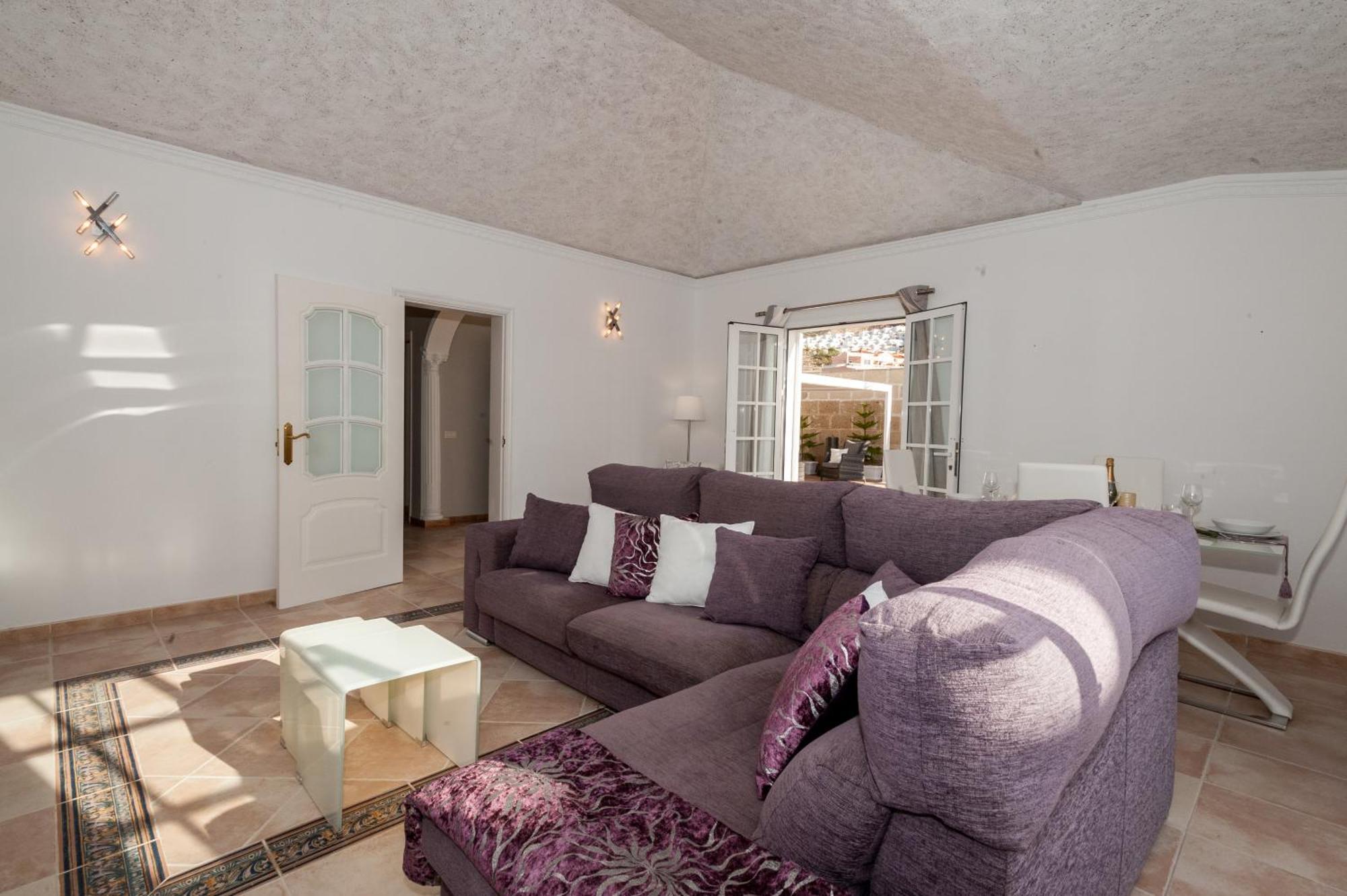 Villa Vanesa Luxury Private Villa With A Heated Pool, 4 Bedrooms And 4 Bathrooms Costa Adeje  ภายนอก รูปภาพ