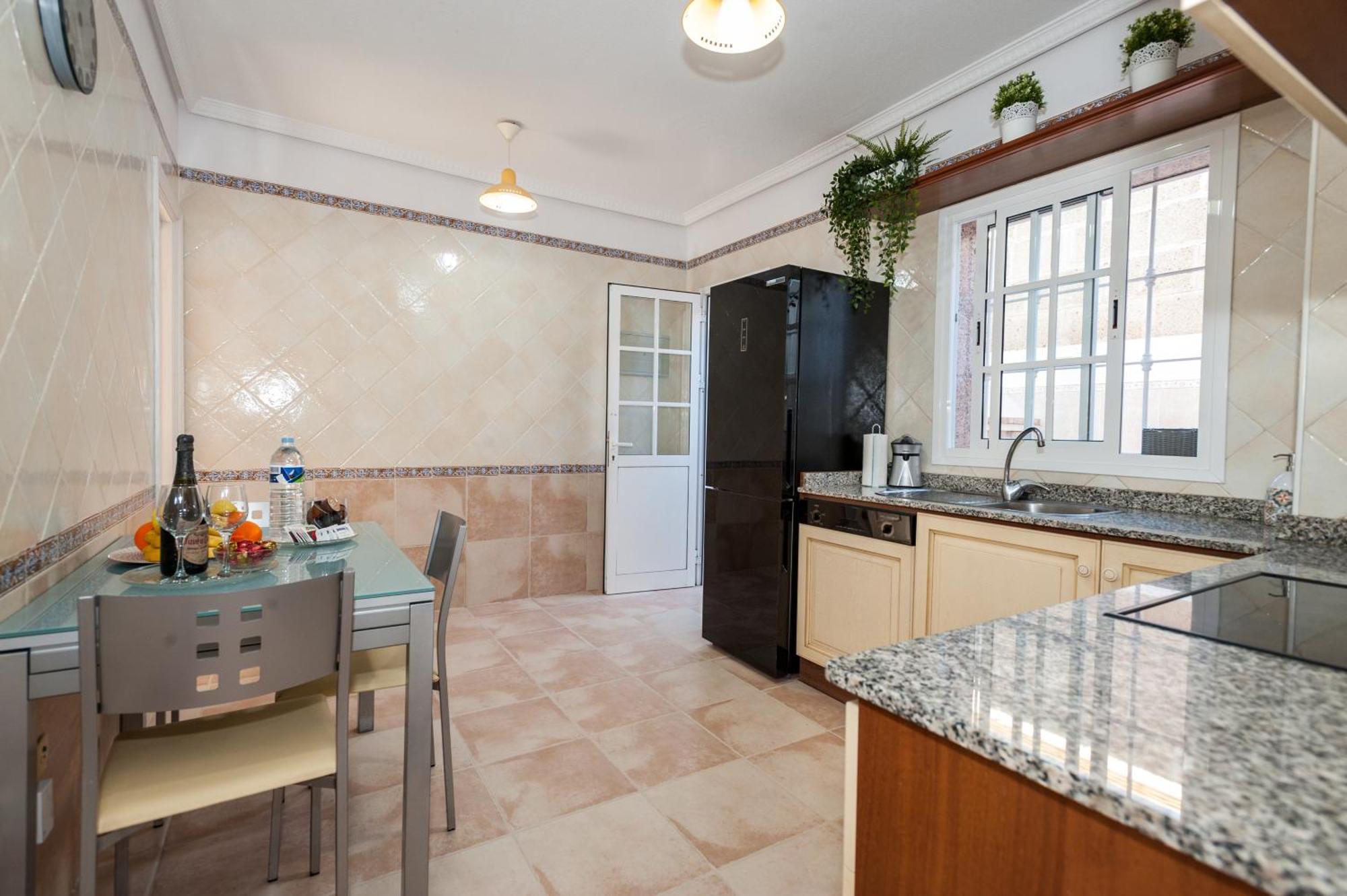Villa Vanesa Luxury Private Villa With A Heated Pool, 4 Bedrooms And 4 Bathrooms Costa Adeje  ภายนอก รูปภาพ