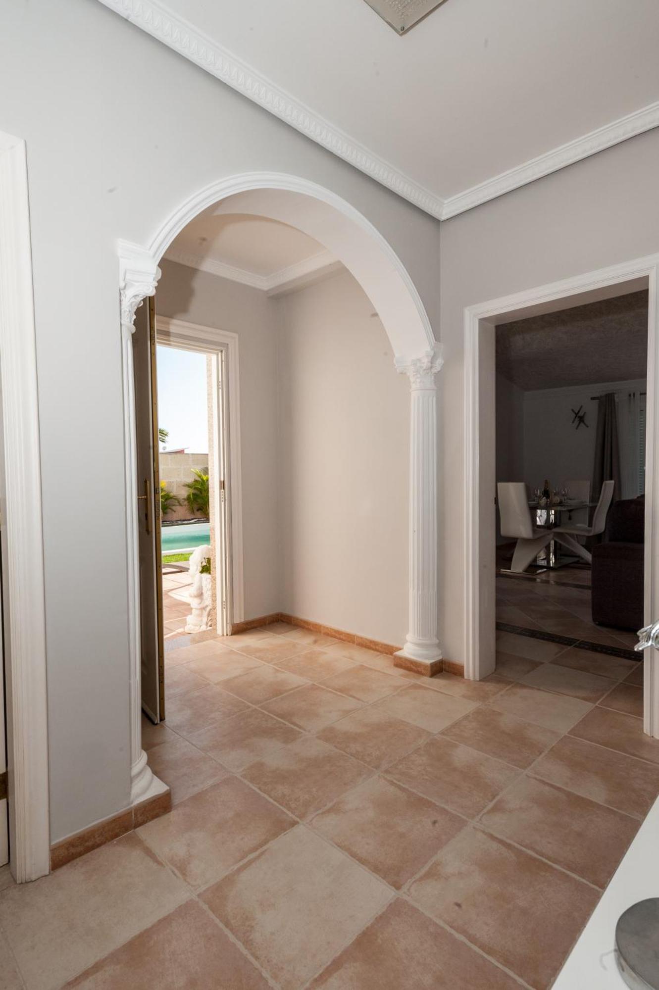 Villa Vanesa Luxury Private Villa With A Heated Pool, 4 Bedrooms And 4 Bathrooms Costa Adeje  ภายนอก รูปภาพ