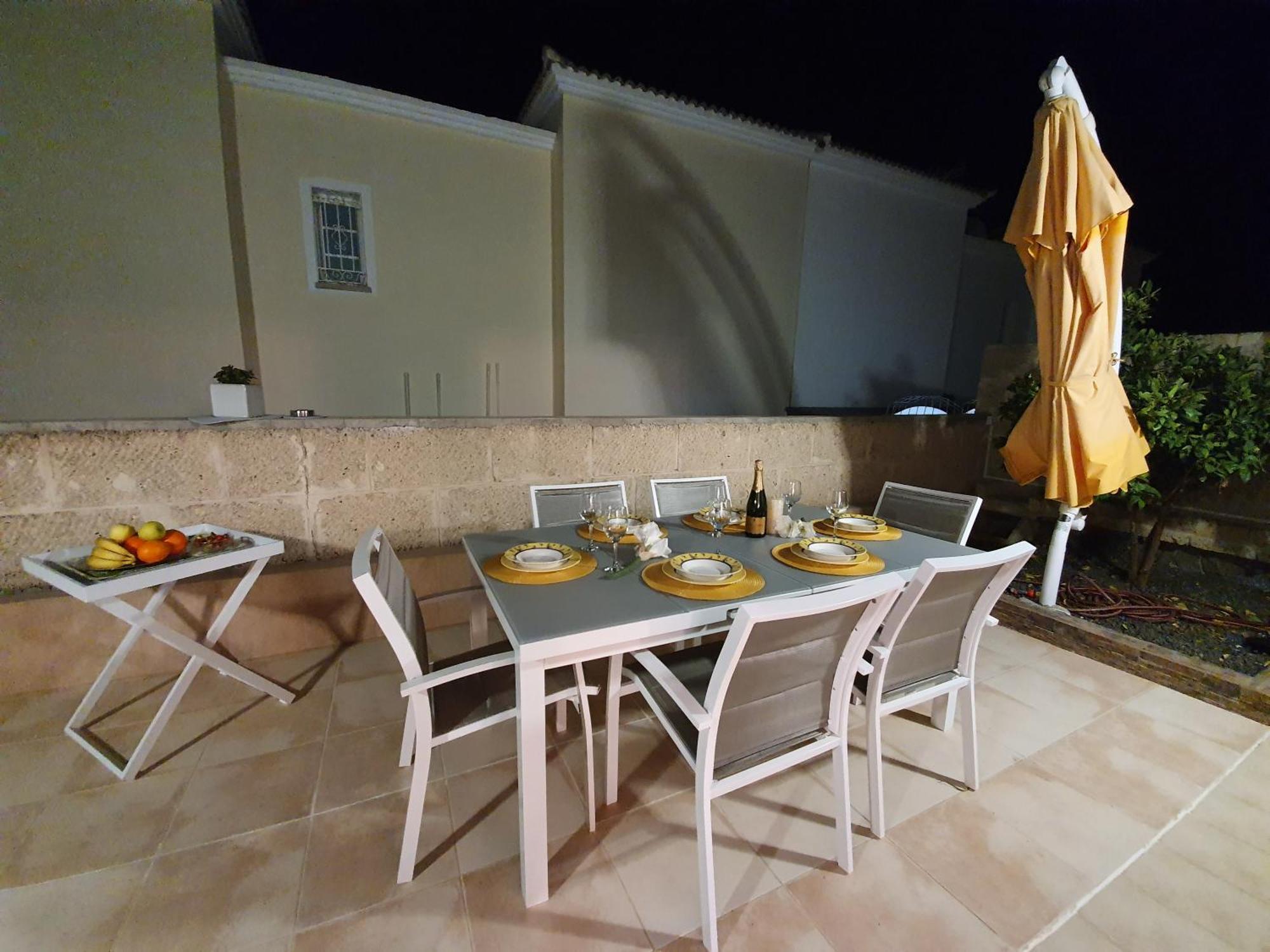 Villa Vanesa Luxury Private Villa With A Heated Pool, 4 Bedrooms And 4 Bathrooms Costa Adeje  ภายนอก รูปภาพ