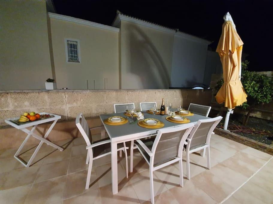 Villa Vanesa Luxury Private Villa With A Heated Pool, 4 Bedrooms And 4 Bathrooms Costa Adeje  ภายนอก รูปภาพ