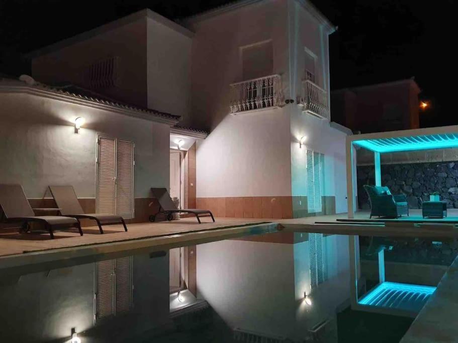 Villa Vanesa Luxury Private Villa With A Heated Pool, 4 Bedrooms And 4 Bathrooms Costa Adeje  ภายนอก รูปภาพ