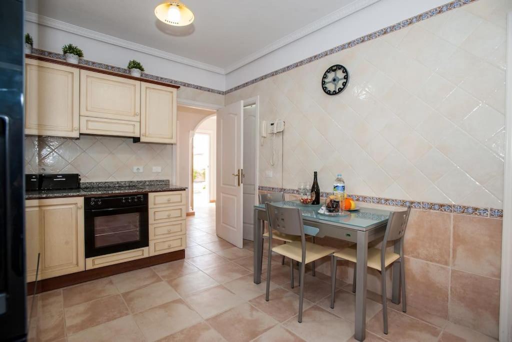 Villa Vanesa Luxury Private Villa With A Heated Pool, 4 Bedrooms And 4 Bathrooms Costa Adeje  ภายนอก รูปภาพ