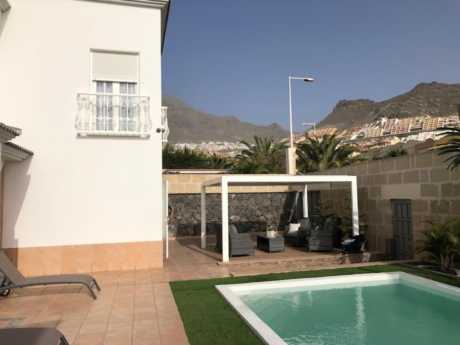 Villa Vanesa Luxury Private Villa With A Heated Pool, 4 Bedrooms And 4 Bathrooms Costa Adeje  ภายนอก รูปภาพ