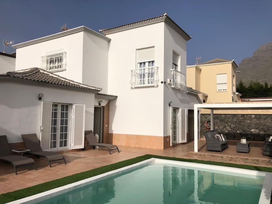 Villa Vanesa Luxury Private Villa With A Heated Pool, 4 Bedrooms And 4 Bathrooms Costa Adeje  ภายนอก รูปภาพ